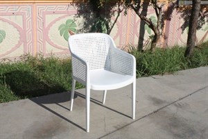 Puantiyeli Plastik Bahçe Sandalyesi - Beyaz Bahçe Sandalyeleri  Erinöz