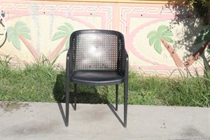 Puantiyeli Plastik Bahçe Sandalyesi - Siyah Bahçe Sandalyeleri  Erinöz
